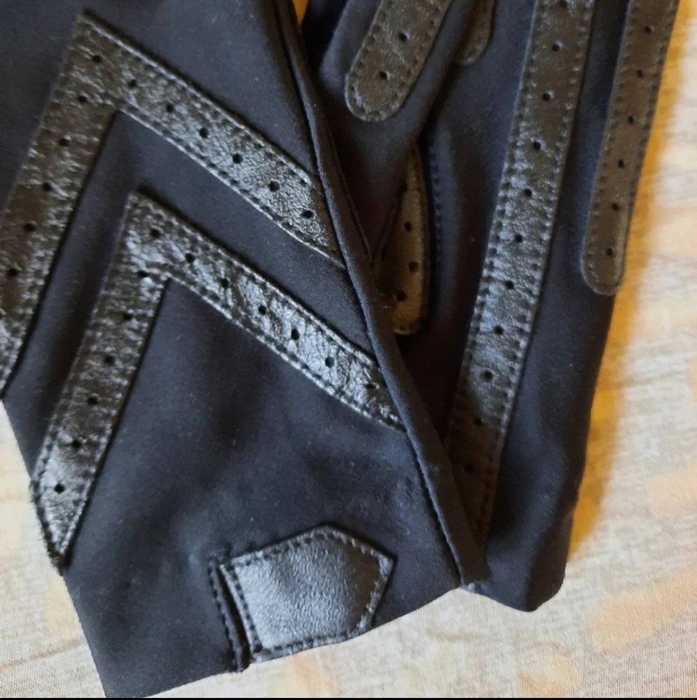 Women's stretch spandex black NWOT gloves. - Picture 7 of 9